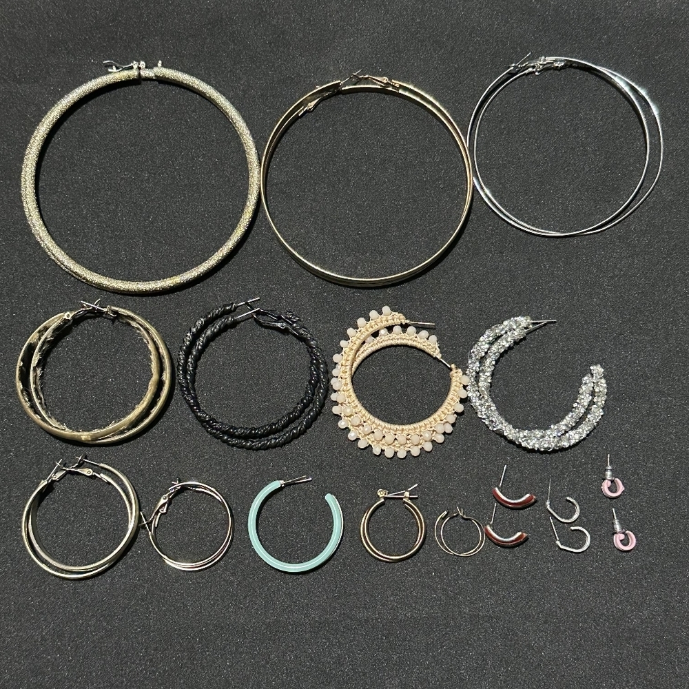 J426 Bulk Bundle of 15 Hoop Earrings